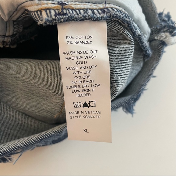 Navy Fringe Hem Maternity Plus Jean Shorts with Full Panel - Like New - Size XL - Picture 7 of 8